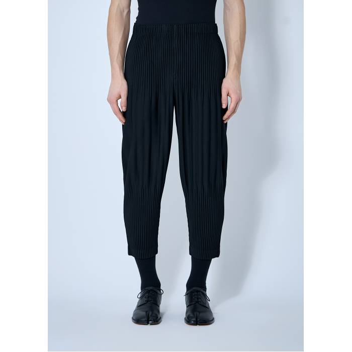 HOMME PLISSÉ ISSEY MIYAKE パンツ美品 HOMME PLISSÉ ISSEY MIYAKE SPRING SUMMER 2025 コレクション 34