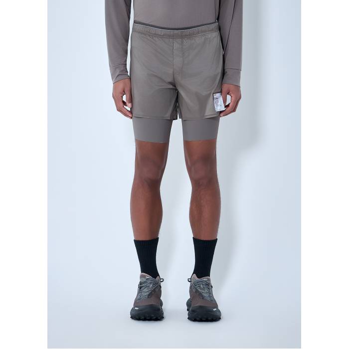 サティスファイ Satisfy 【 Layered Performance Shorts Men Brn 】 パフォーマンス ショーツ メンズ