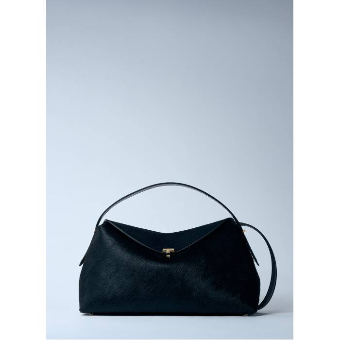 Toteme 【 T-Lock Pony Hair Top-Handle Bag Women Blk 】 ポニー バッグ レディース｜スニケス