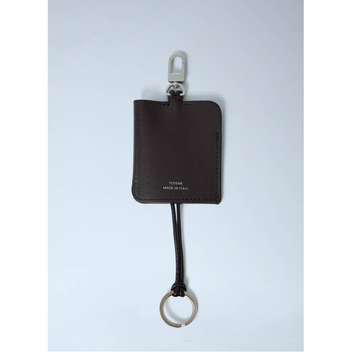 Toteme 【 Polished Leather Logo Keyring Women Brn 】 なめし革 ロゴタイプ レディース