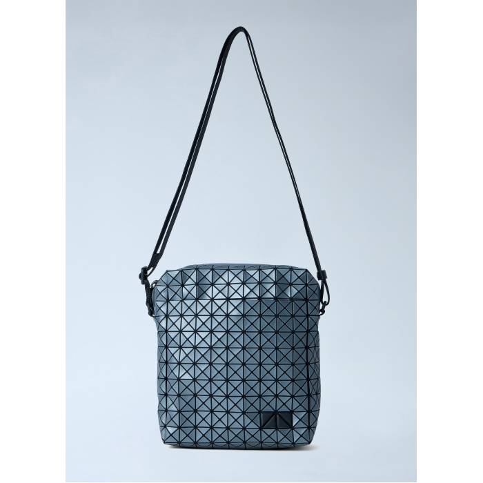 Bao Bao Issey Miyake 【 Voyager Reflector Crossbody Bag Women Cha 】 御徒面子 レディース