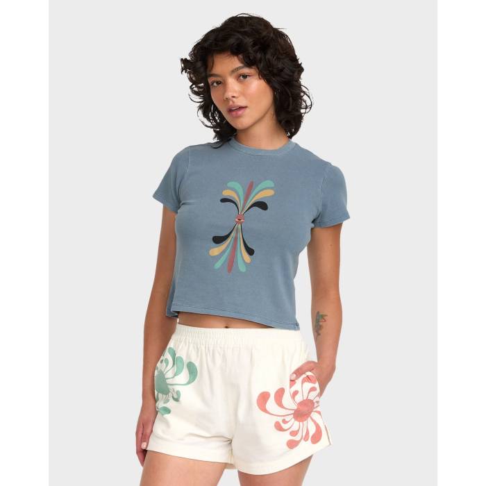 【★百貨店SALE★6/11真夜中2時迄】ルーカ Rvca 【 Womens Lauryn Alvarez 411 T-Shirt Womens Vintage Navy 】 レディース ティーシャツ レディース vintage ビンテージ・ヴィンテージ 紺色 米国海軍