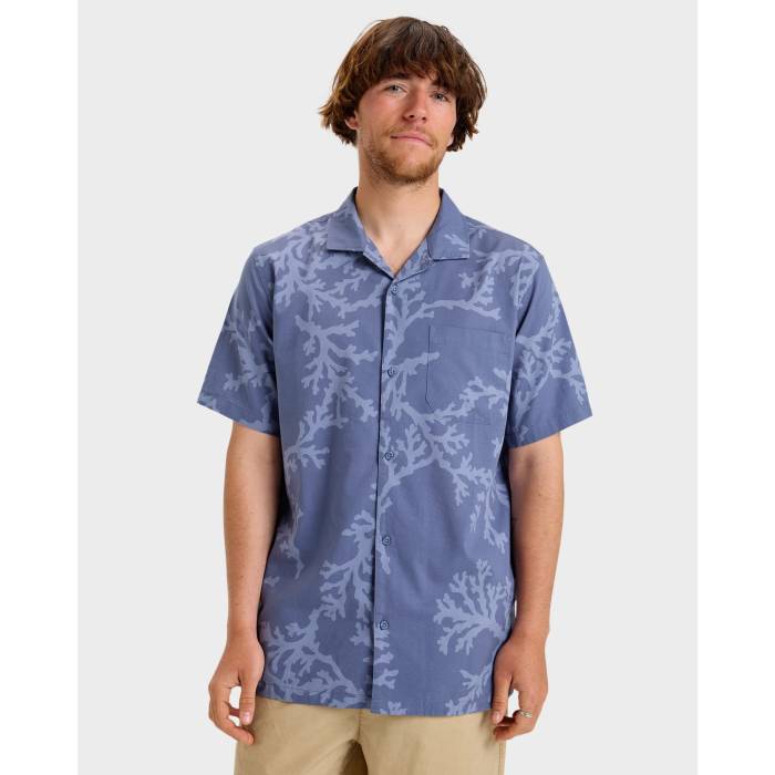 クイックしろがね色 Quiksilver 【 Mens Beach Club Short Sleeve Shirt Mens Vintage Indigo Symbiosea Coral 】 メンズ 野球クラブ Sleeve 捩り メンズ vintage ビンテージ・ヴィンテージ 藍色・インディゴ トップス-カジュアルシャツ-メンズファッション