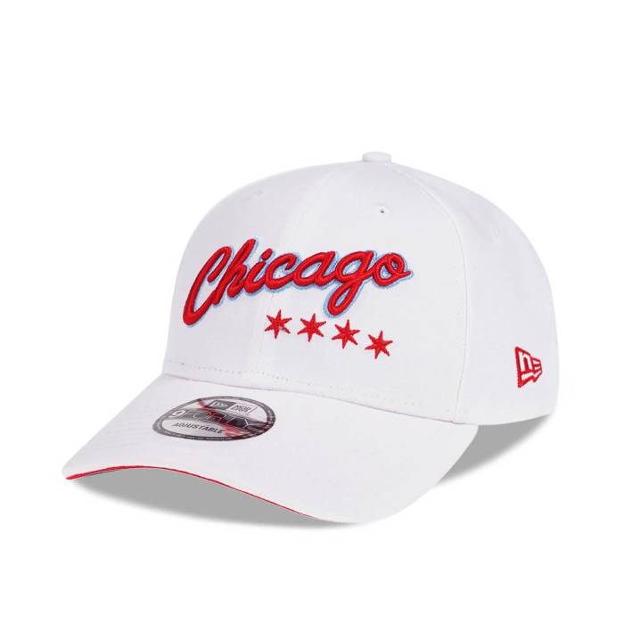 ニューエラ New Era 【 Chicago Bulls Script White Edition 9Forty Snapback Hat Men White 】 シカゴ ブルズ スクリプト 白色 ホワイト Snapback スナップバック バッグ メンズ 白色 ホワイト｜スニケス