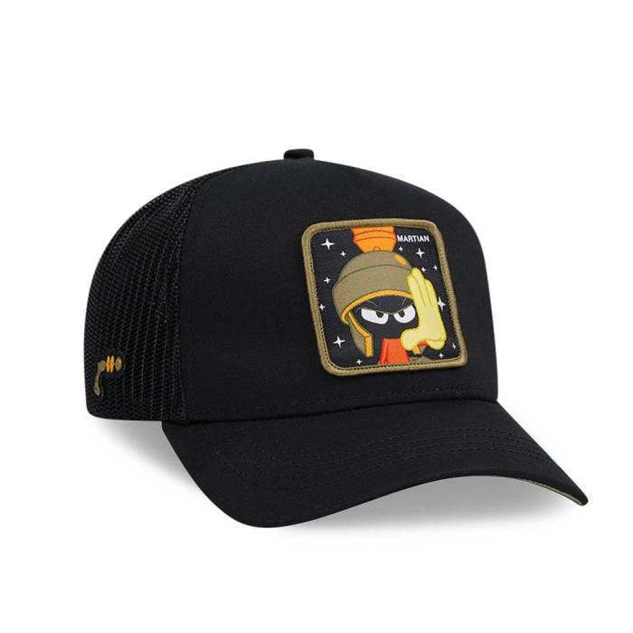 Capslab 【 Looney Tunes Martian Black Trucker Snapback Hat Men Black 】 黒色 ブラック トラッカー Snapback スナップバック バッグ メンズ 黒色 ブラック