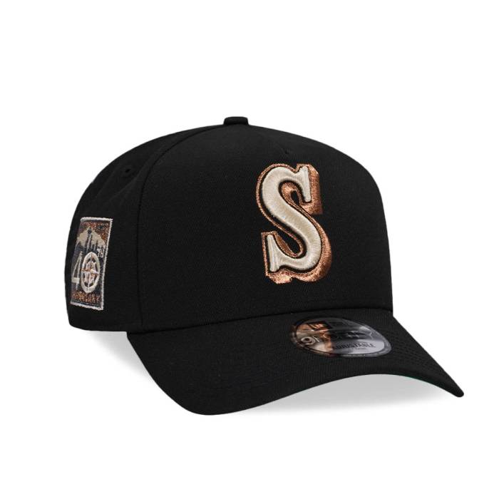 ニューエラ New Era 【 Seattle Mariners 40Th Anniversary Black Copper Edition 9Forty A Frame Snapback Hat Men Black 】 シアトル マリナーズ 黒色 ブラック 銅色 コッパー Snapback スナップバック バッグ メンズ 黒色 ブ|スニケス