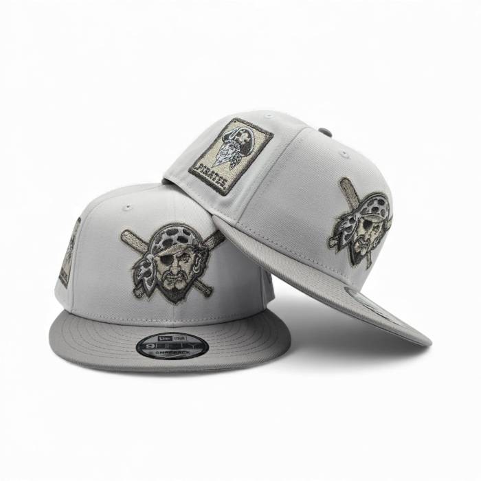 ニューエラ New Era 【 White Pittsburgh Pirates Gray Visor Gray Bottom Pirates Side Patch 9Fifty Snapback Unisex 】 白色 ホワイト ピッツバーグ 海賊団 gray 灰色・グレー・グレイ ズボン ボトムス Snapback スナップバ｜スニケス 14,981円