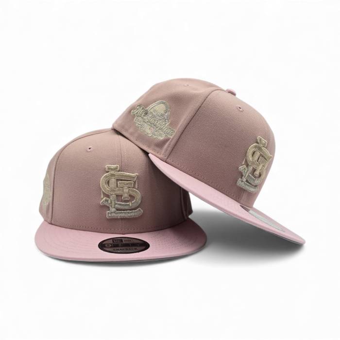 ニューエラ New Era 【 Pink Rouge St. Louis Cardinals Pink Visor Gray Bottom 2009 All Star Game Side Patch 9Fifty Snapback Unisex 】 pink ピンク カージナルス gray 灰色・グレー・グレイ ズボン ボトムス Game ゲーム Snapbac|スニケス