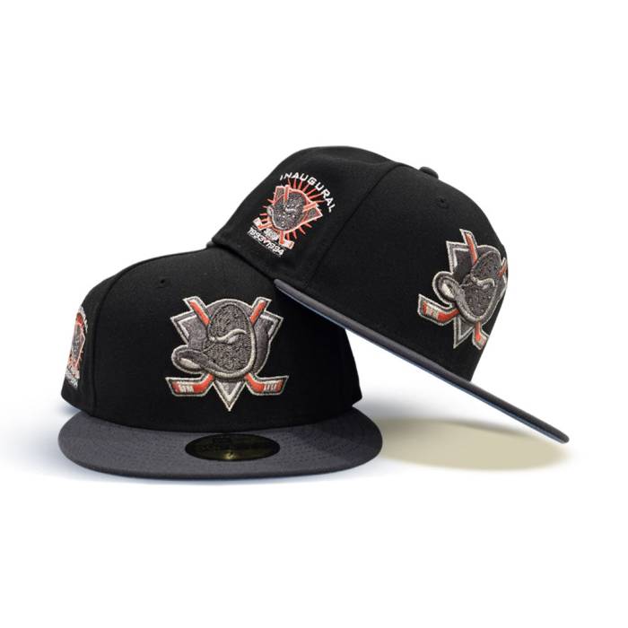 ニューエラ New Era 【 Black Anaheim Mighty Ducks Dark Gray Visor Icy Blue Bottom 1993-1994 Inaugural Season Side Patch 59Fifty Fitted Unisex 】 黒色 ブラック アナハイム ダックス gray 灰色・グレー・グレイ 青色 ブルー｜スニケス