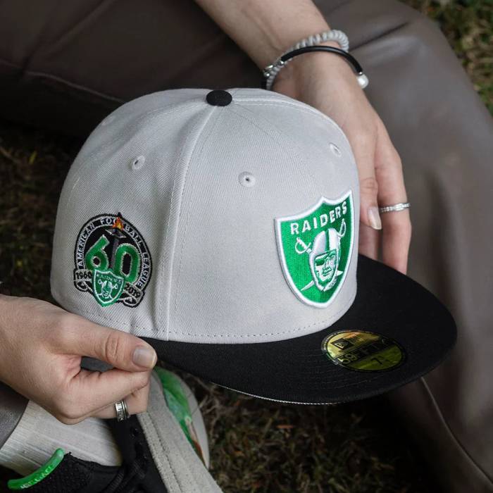 ニューエラ New Era 【 59Fifty Nfl Las Vegas Raiders 60Th Anniversary Two Tone / Silver Uv Fitted Cap Men 】 NFL ベガス レイダース Silver 銀色・シルバー キャップ 帽子 メンズ 19,125円