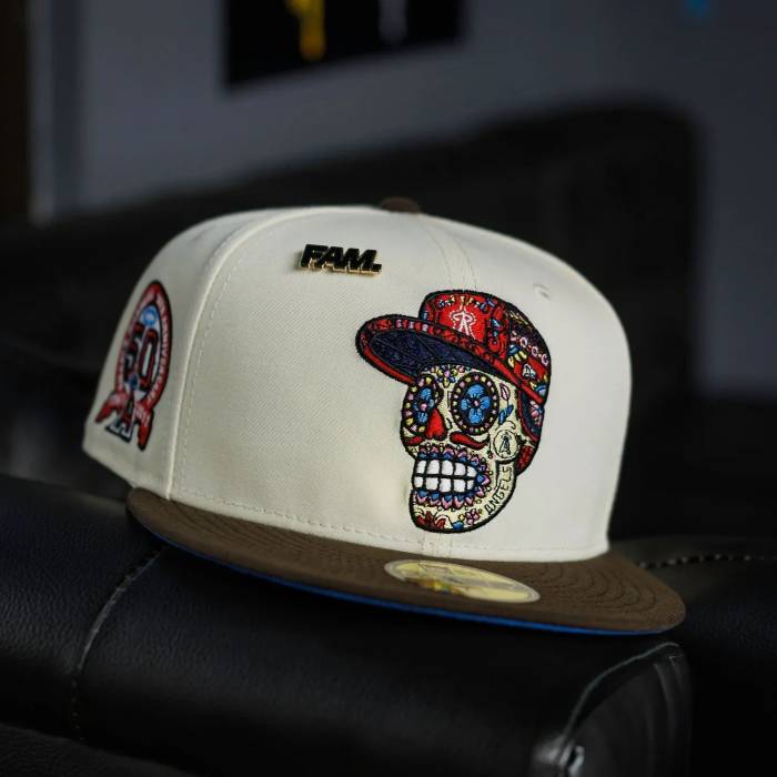 【New Era】ニューエラ New Era 【 Sugar Skull Anaheim Angels Mlb Chrome White Blue Uv / 59Fifty Fitted Cap Men 】 アナハイム angels エンジェルス 白色 ホワイト 青色 ブルー キャップ 帽子 メンズ｜スニケス