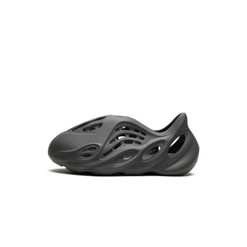 生やさしい \"CARBON\"" スニーカー メンズ YEEZY FOAM RNR KIDS IG5352 /"