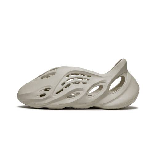 たわい無い \"SAND\"" スニーカー メンズ YEEZY FOAM RUNNER FY4567 /"