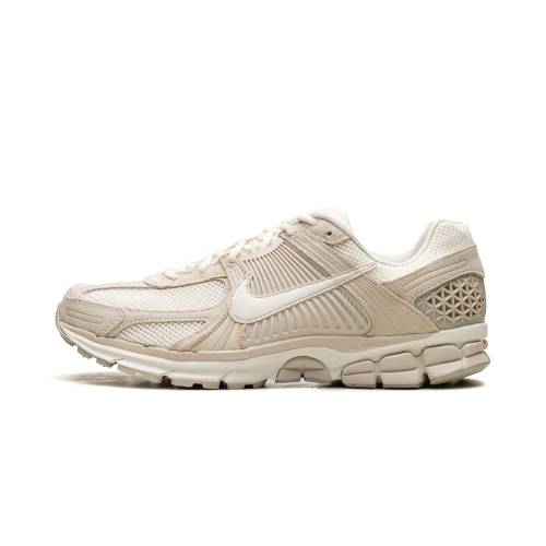 ナイキ ズーム \"LIGHT BROWN\" スニーカー メンズ NIKE ZOOM VOMERO 5 OREWOOD HF1553 100 /