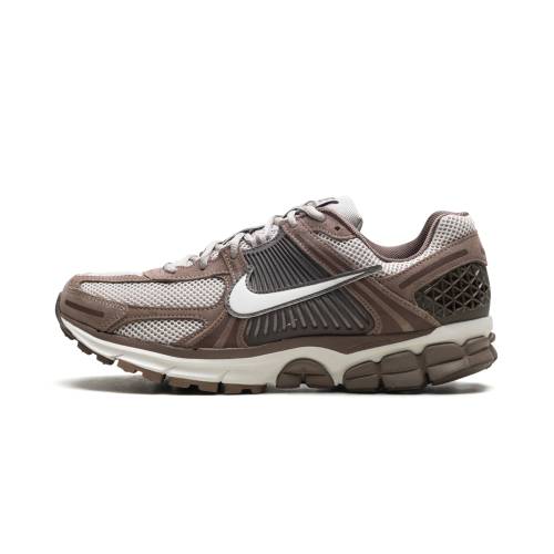 ナイキ 望遠レンズ \"MINK BROWN\"" スニーカー メンズ NIKE ZOOM VOMERO 5 HF1553 004 /"
