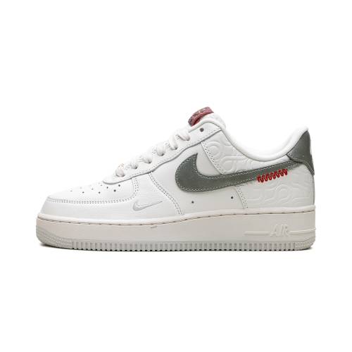 ナイキ 空軍 \"YEAR SNAKE\"" スニーカー メンズ NIKE AIR FORCE 1 LOW OF THE HV5979 130 /"