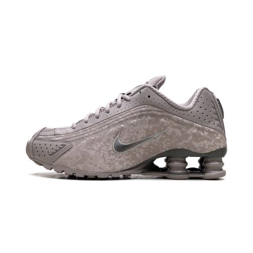 ナイキ ショックス \"FLAT FLORAL\"" スニーカー レディース NIKE SHOX R4 WMNS PEWTER HV0934 001 /"