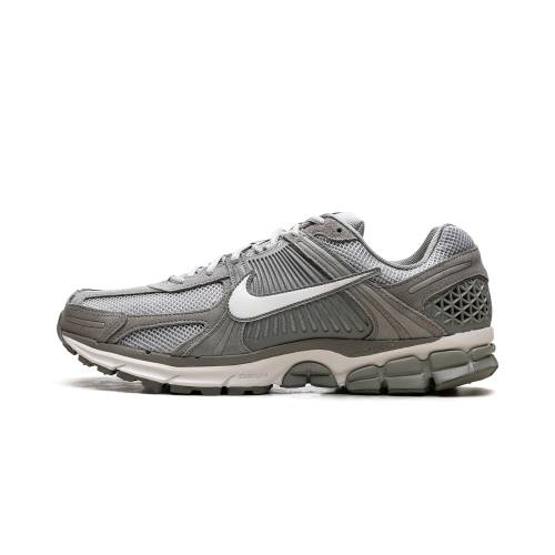 ナイキ ズーム \"DARK STUCCO\" スニーカー メンズ NIKE ZOOM VOMERO 5 HF1553 002 /