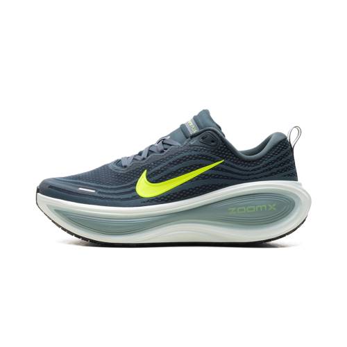 ナイキ 緑 グリーン \"SEAWEED HAZE\" スニーカー メンズ NIKE VOMERO PLUS VOLT GREEN HV8150 300 /