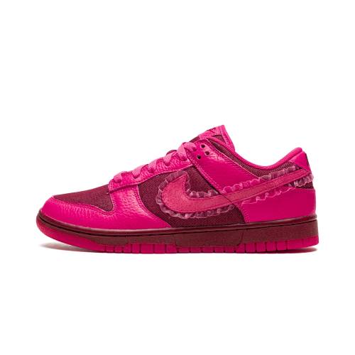 ナイキ ダンク ダンクロー \"VALENTINE DAY\" スニーカー レディース NIKE DUNK LOW WMNS S DQ9324 600 /