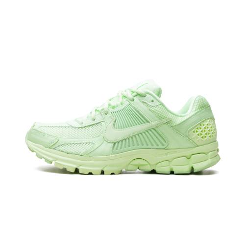 ナイキ ズーム "PISTACHIO" スニーカー メンズ NIKE ZOOM VOMERO 5 HF5493 301 /｜スニケス