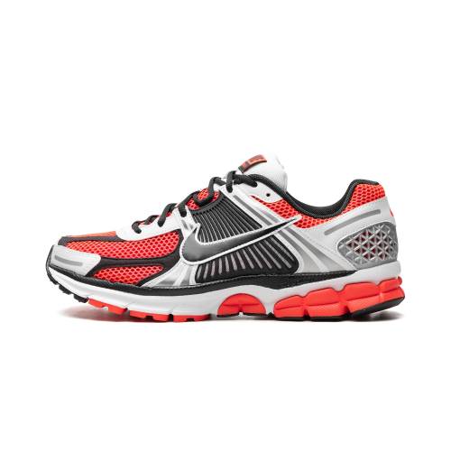 ナイキ ズーム \"BRIGHT CRIMSON\" スニーカー メンズ NIKE ZOOM VOMERO 5 SE CZ8667 600 /