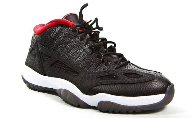 ナイキ ジョーダン \u0027IE\u0027 スニーカー メンズ JORDAN AIR 11 RETRO LOW 2011 306008-001 /