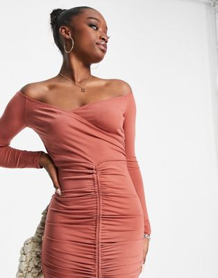 フラウンス ロンドン FLOUNCE LONDON ドレス ピンク レディース 【 PINK FLOUNCE LONDON RUCHED BARDOT BODYCON MINI DRESS IN DUSKY 】