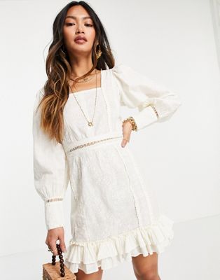 エイソス ASOS DESIGN ドレス クリーム レディース 【 ASOS DESIGN EMBROIDERED SQUARE NECK LACE TRIM MINI DRESS IN CREAM 】