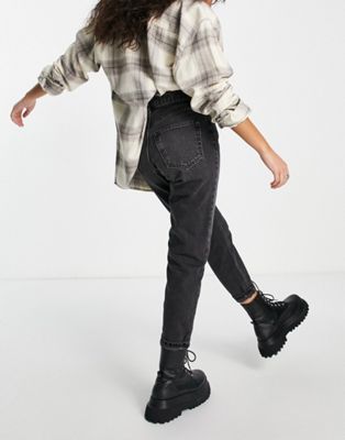 TOPSHOP PETITE 【小さめ】 ジーンズ 黒色 ブラック レディース 【 TOPSHOP PETITE MOM JEANS IN WASHED BLACK 】