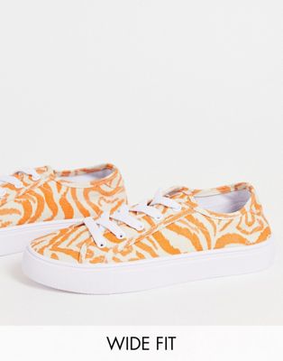 エイソス ASOS DESIGN スニーカー スニーカー ワイドフィット レディース 【 ASOS DESIGN DIZZY LACE UP TRAINERS IN TIGER PRINT 】
