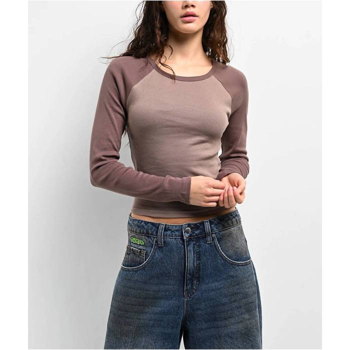 【★百貨店SALE★6/11真夜中2時迄】Zine 【 Sam Taupe Raglan Long Sleeve Crop T-Shirt Women\u0027s Brown 】 Raglan ラグラン Sleeve 衣袂 Crop クロップ ティーシャツ レディース 赤銅色 赤銅色