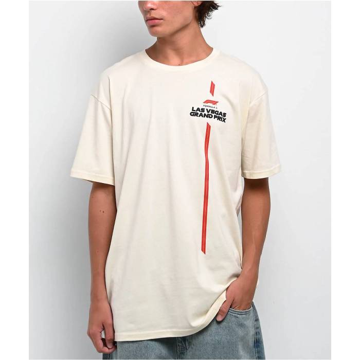 Formula 1 【 Las Vegas Grand Prix Three Of A Kind Natural T-Shirt Men's Natural 】 ベガス グランド プリックス ナチュラル Tシャツ メンズ ナチュラル