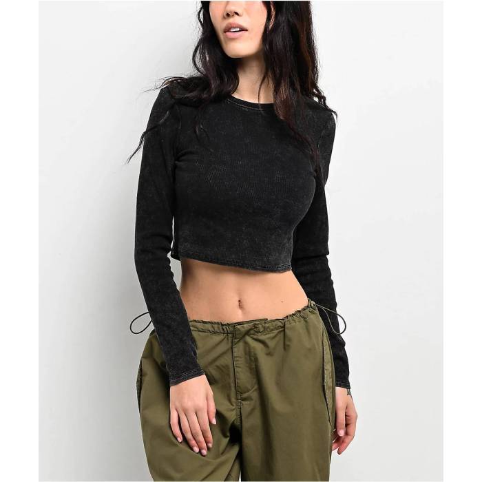 Ninth Hall Fundamentals 【 Sylvie Black Wash Fitted Crop Long Sleeve T-Shirt Women Black 】 シルビア 黒色 ブラック Crop クロップ Sleeve スリーブ Tシャツ レディース 黒色 ブラック