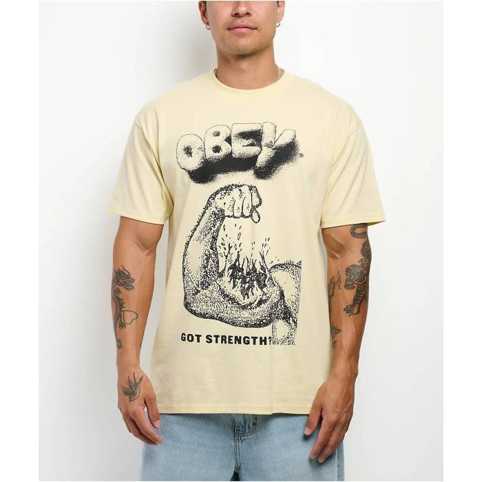 【★百貨店SALE★6/11十二時2時迄】オベイ Obey 【 Got Strength Pale Yellow T-Shirt Men\u0027s Yellow 】 同盟罷工レングス yellow 黄味がかった・黄色 プルオーバー メンズ yellow 黄味がかった・黄色