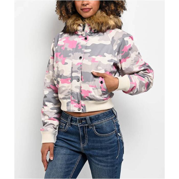 Ninth Hall 【 Shayla Pink Camo Crop Zip Jacket Women\u0027s White 】 pink サクラ色 合鴨柄 Crop クロップ Jacket 上衣 レディース 白いこと 白いこと