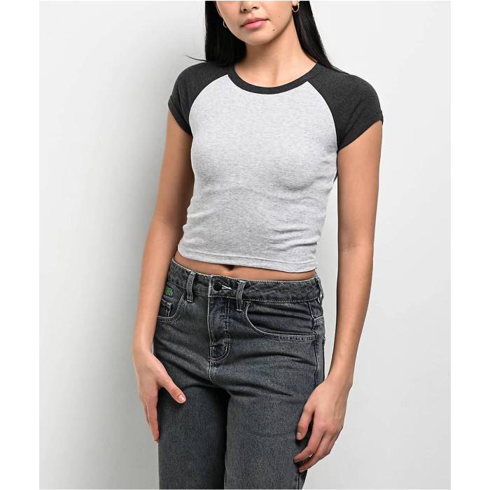 【★百貨店SALE★6/11真夜中2時迄】Zine 【 Pammie Heather Grey \u0026 Black Crop Raglan T-Shirt Women\u0027s Grey 】 heather ギョリュウモドキ 薄墨色 薄墨色 黒いこと 黒いこと Crop クロップ Raglan ラグラン ティーシャツ レディース 薄墨色 薄墨色