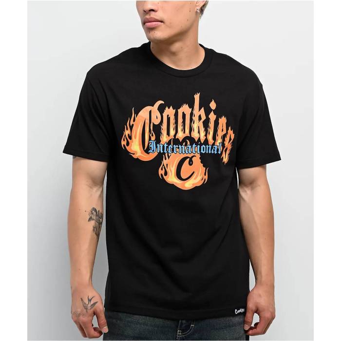 Cookies Clothing 【 Cookies World On Fire Black T-Shirt Men\u0027s Black 】 たき火 黒いこと 黒いこと プルオーバー メンズ 黒いこと 黒いこと