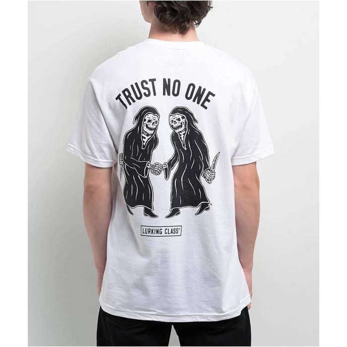 Lurking Class By Sketchy Tank 【 Trust No One White T-Shirt Men\u0027s White 】 企業結合 白いこと 白いこと プルオーバー メンズ 白いこと 白いこと