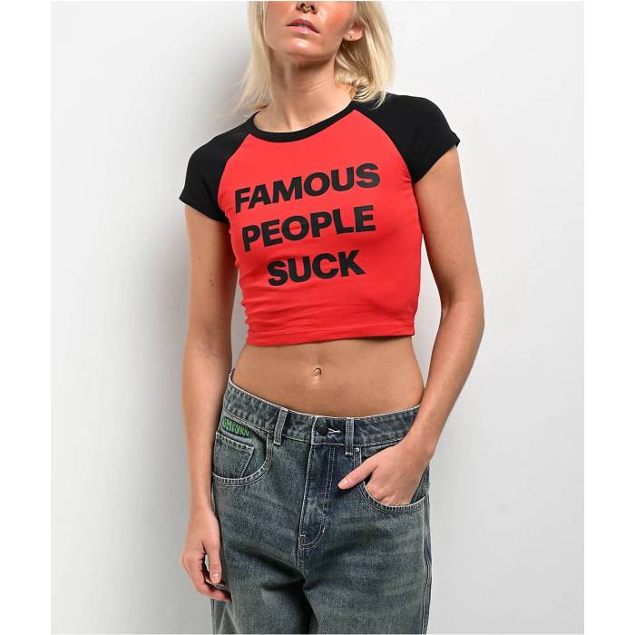 Famous Stars \u0026 Straps 【 Famous People Suck Red Raglan Crop T-Shirt Women\u0027s Red 】 Red 赤・赤いこと Raglan ラグラン Crop クロップ プルオーバー レディース Red 赤・赤いこと