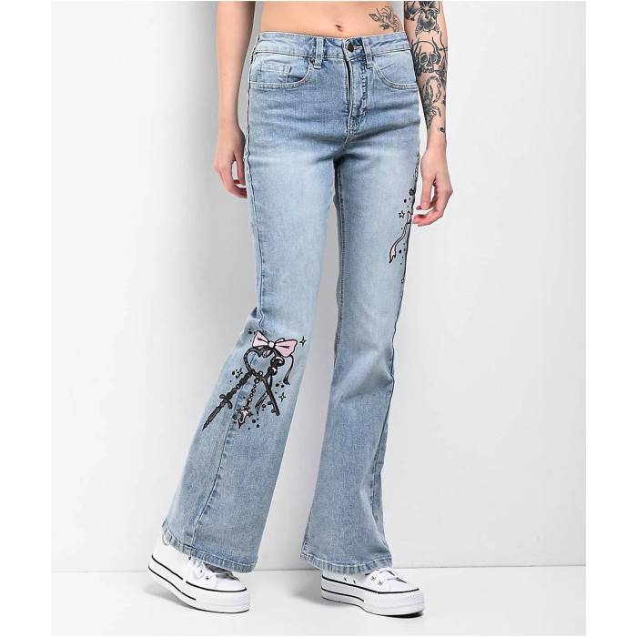 エンパイア Empyre 【 Glimmer Blossom Printed Light Blue Wash Mid Rise Flare Jeans Women's Blue 】 青色 ブルー ミッド ライズ ジーンズ レディース 青色 ブルー