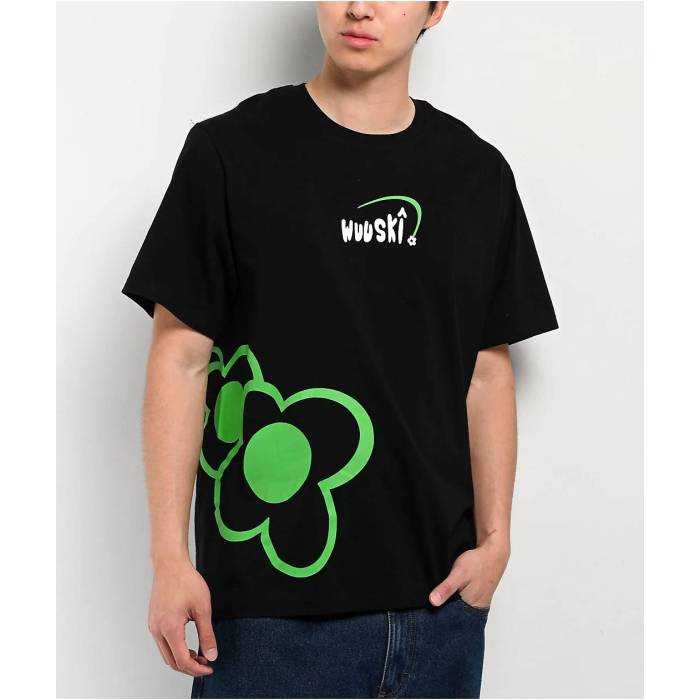 Wuuski 【 Flower Logo Black T-Shirt Men\u0027s Black 】 ロゴタイプ 黒いこと 黒いこと プルオーバー メンズ 黒いこと 黒いこと