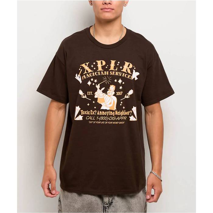 【★百貨店SALE★6/11真夜中2時迄】Xplr 【 Magician Services Brown T-Shirt Men\u0027s Brown 】 赤銅色 赤銅色 ティーシャツ メンズ 赤銅色 赤銅色