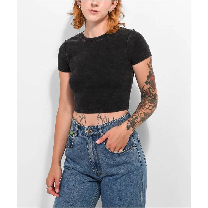 【★百貨店SALE★6/11十二時2時迄】Ninth Hall Fundamentals 【 Shawnie Black Wash Fitted Crop T-Shirt Women\u0027s Black 】 黒いこと 黒いこと Crop クロップ プルオーバー レディース 黒いこと 黒いこと