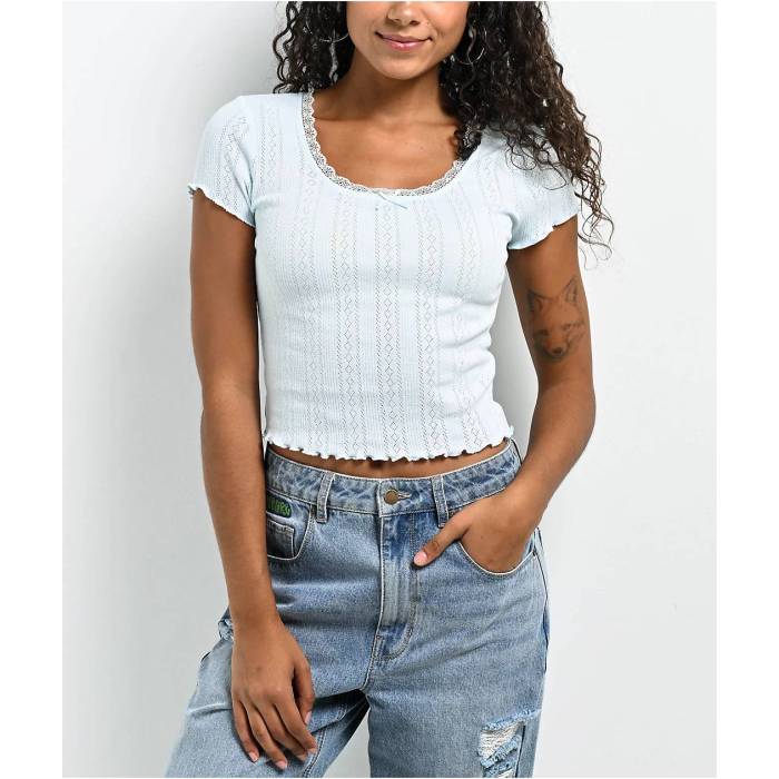 Zine 【 Rosie Ice Blue Pointelle Crop T-Shirt Women's Light Pastel Blue 】 青色 ブルー Crop クロップ Tシャツ レディース 青色 ブルー