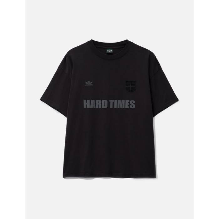 アンブロ Umbro 【 Hard Times T Shirt Men Washed Black 】 メンズ 黒いこと 黒いこと