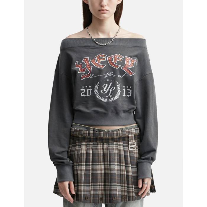 Yeel 【 Graphic Off-Shoulder Cropped Top Charcoal Women Charcoal 】 グラフィック 暗灰色 レディース 暗灰色
