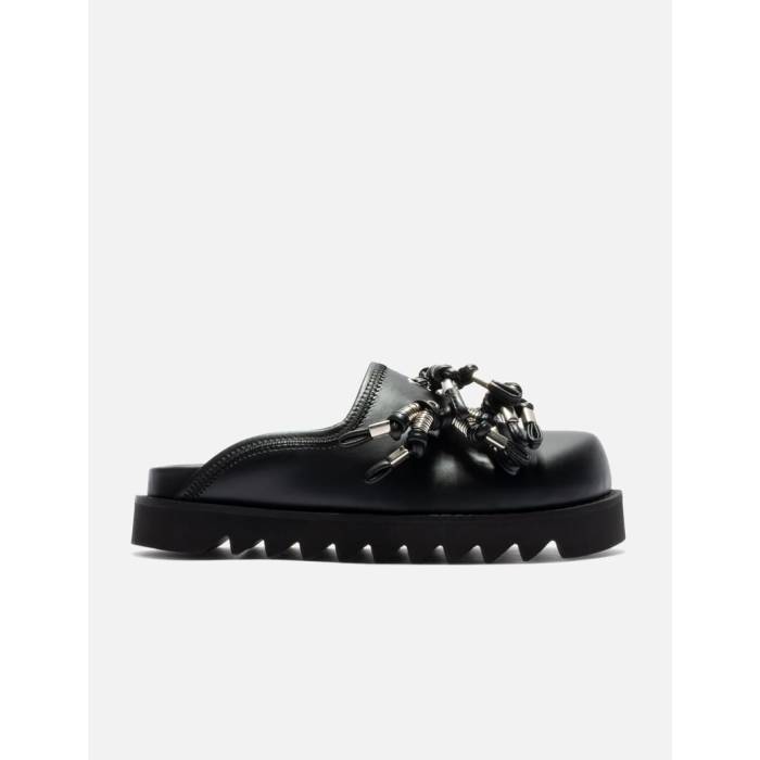 Toga Pulla 【 Tassel Embellished Sabot Women Black 】 レディース 黒いこと 黒いこと