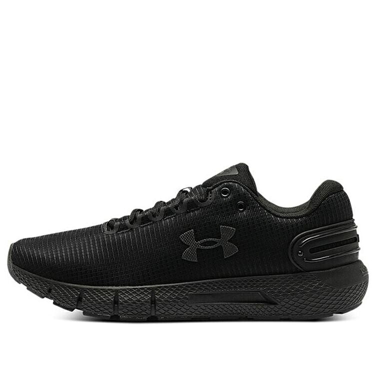 黒色 ブラック アンダーアーマー 2.5 'TRIPLE BLACK' スニーカー メンズ UNDER ARMOUR UNDER ARMOUR CHARGED ROGUE RIP 3025250-002 / BLACK