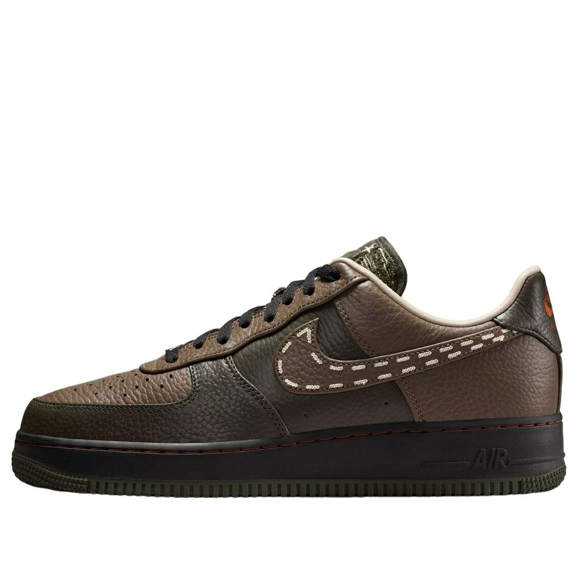 ナイキ 黒色 ブラック クリーム エアフォース 'SEQUOIA HAZEL' スニーカー メンズ NIKE AIR FORCE 1 LOW DARK IQ1122-320 / SEQUOIA BLACK CREAM II DARK|スニケス